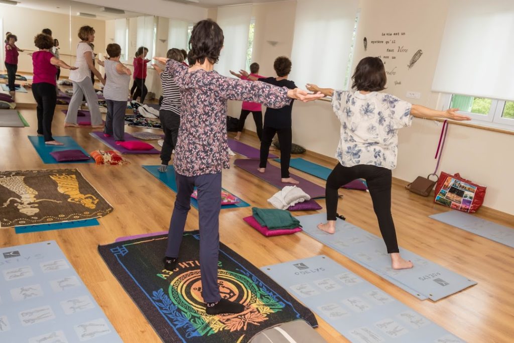 STAGE YOGA . Retrouvez la Confiance. Évacuer le stress, l’anxiété et se libérer de toutes les peurs. Le samedi 11 Décembre de 9h30 à 11h30
